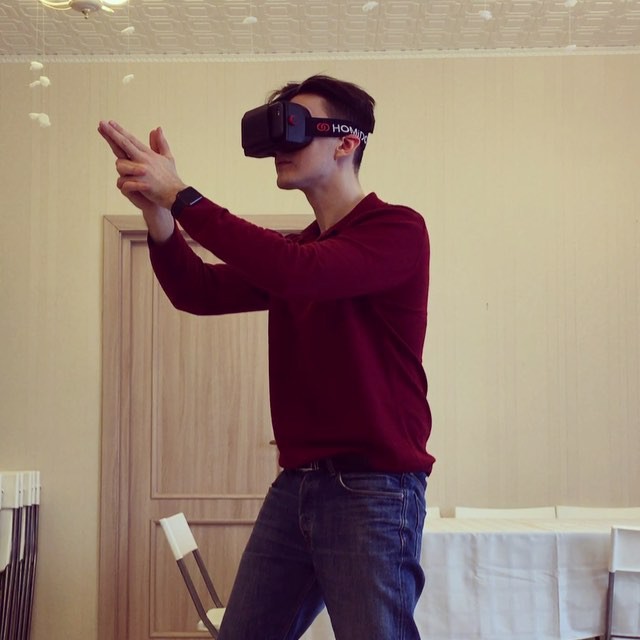 @matakov with new toy #virtualreality #glasses #homido